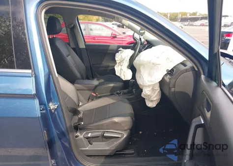 2020 Volkswagen Tiguan 2.0T Se/2.0T Se R-Line Black/2.0T Sel z USA, uszkodzony, nr VIN 3VV2B7AX2LM156048